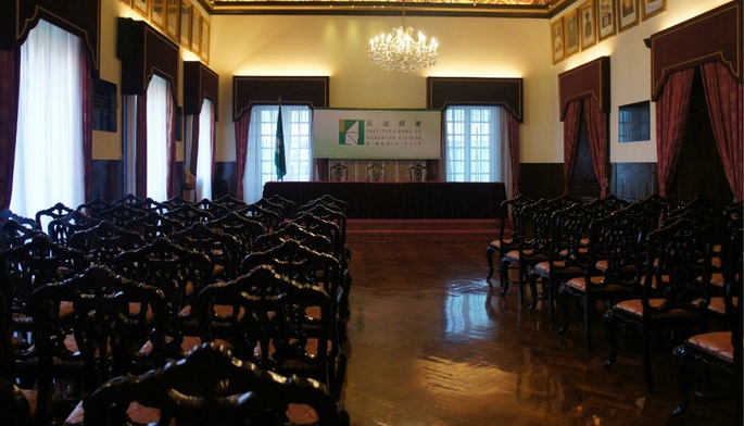 LEAL SENADO BUILDING
